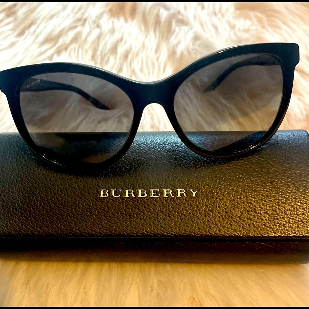 Authentic Burberry Womens Sunglasses